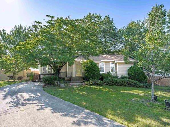 120 Harwood Dr, Hopkins, SC 29061