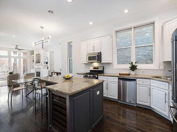 5th image of 838 W Armitage Ave #2W