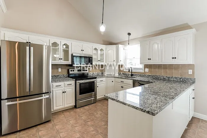 303 Amesbury Dr — Photo 7