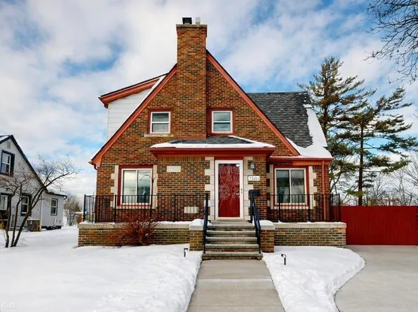 7535 Henry St, Center Line, MI 48015