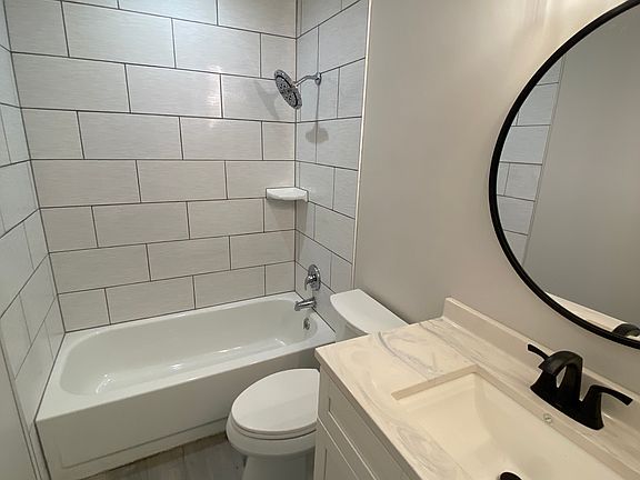 5th image of 713 NE Ash St APT B
