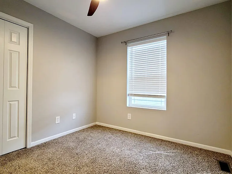 1533 Tall Grass Prairie Dr — Photo 14