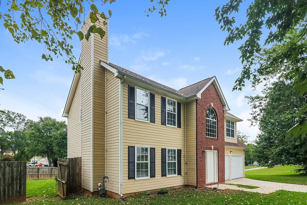 3 bed, 2.5 bath, 2149 sqft, $2,145 — Photo 4