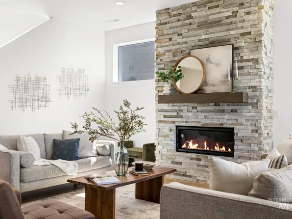 6668 N Wonder Ave #A, Meridian, ID 83646