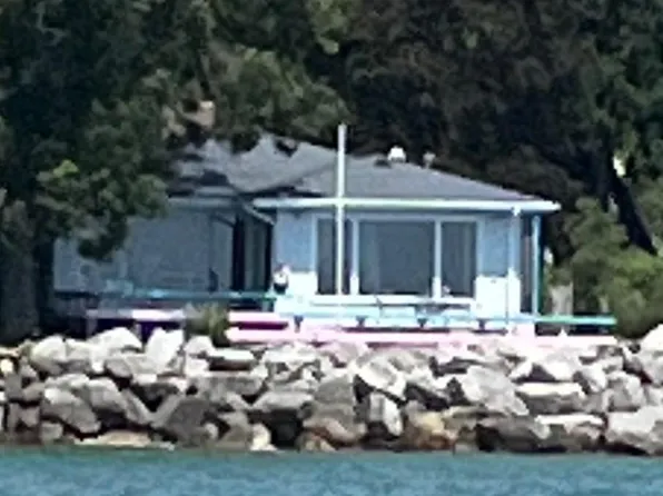 1030 E Bay St, East Tawas, MI 48730