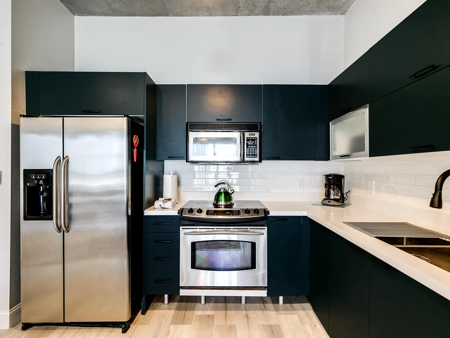 1 bed, 695 sqft, $3,000 — Photo 3