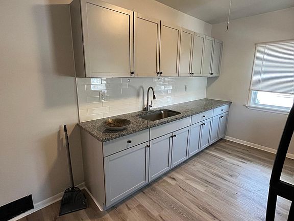 3rd image of 3456 W 95th St