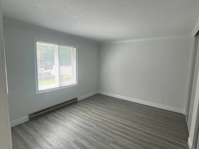 277 Adelaide Ave N #101 — Photo 10