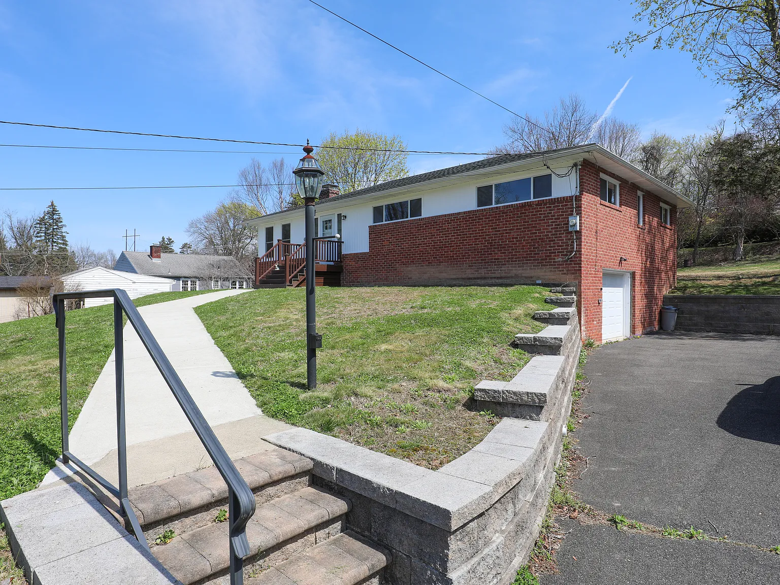 3 bed, 1.5 bath, 1581 sqft, $3,600 — Photo 4