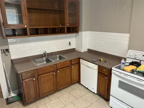 1708 Metropolitan Ave, Kansas City, KS 66103
