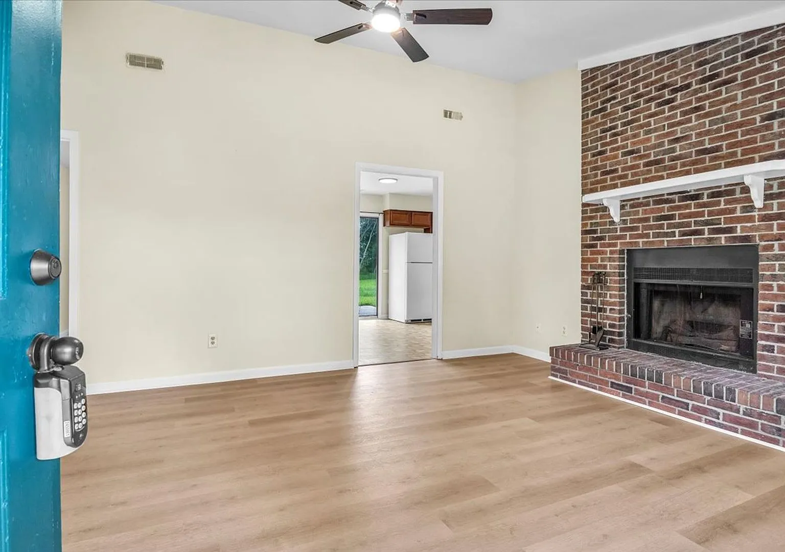 1019 Blue Leaf Pl. — Photo 3