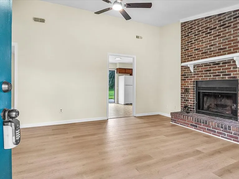 1019 Blue Leaf Pl — Photo 3