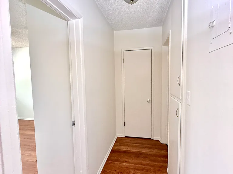 8750 Woodman Ave #21 — Photo 11