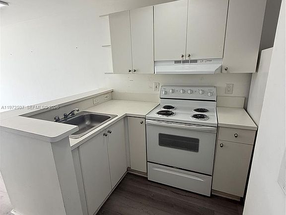 2nd image of 821 SW 2nd St APT 6