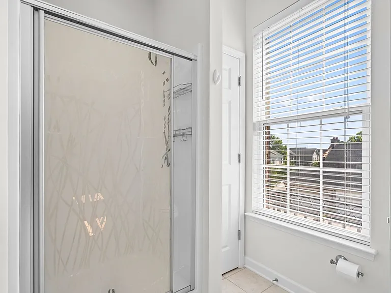 2798 Howard Ave #G — Photo 32