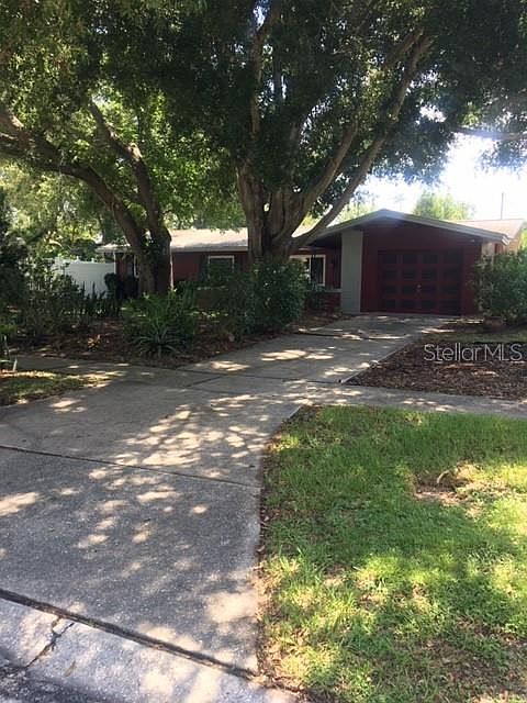 1st image of 1705 Woodridge Dr