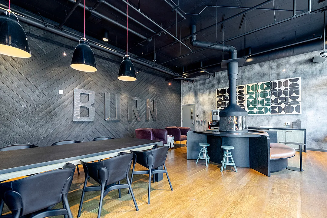 The Strauss on Burnside — Photo 1