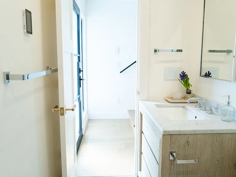 101 Grand Ave #19 — Photo 29