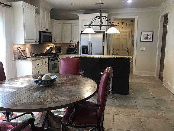 5th image of 215 Rue Beau Chene Rd