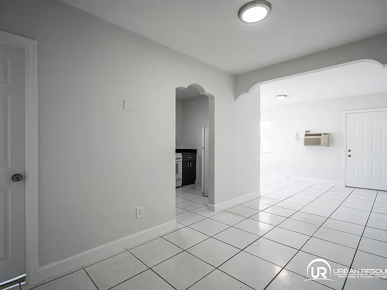 7821 Carlyle Ave #1 — Photo 5