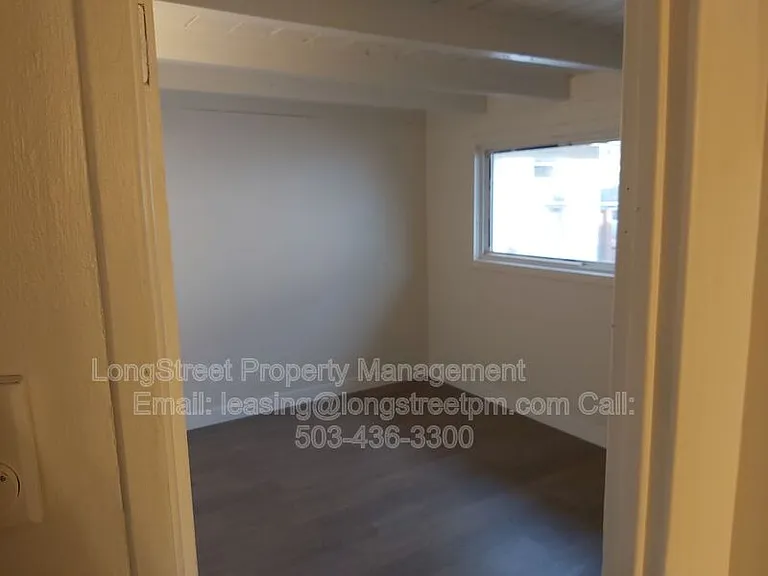 350 SE Lilly Ave #3 — Photo 6