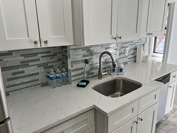 3rd image of 8374 Talbot St APT 2F