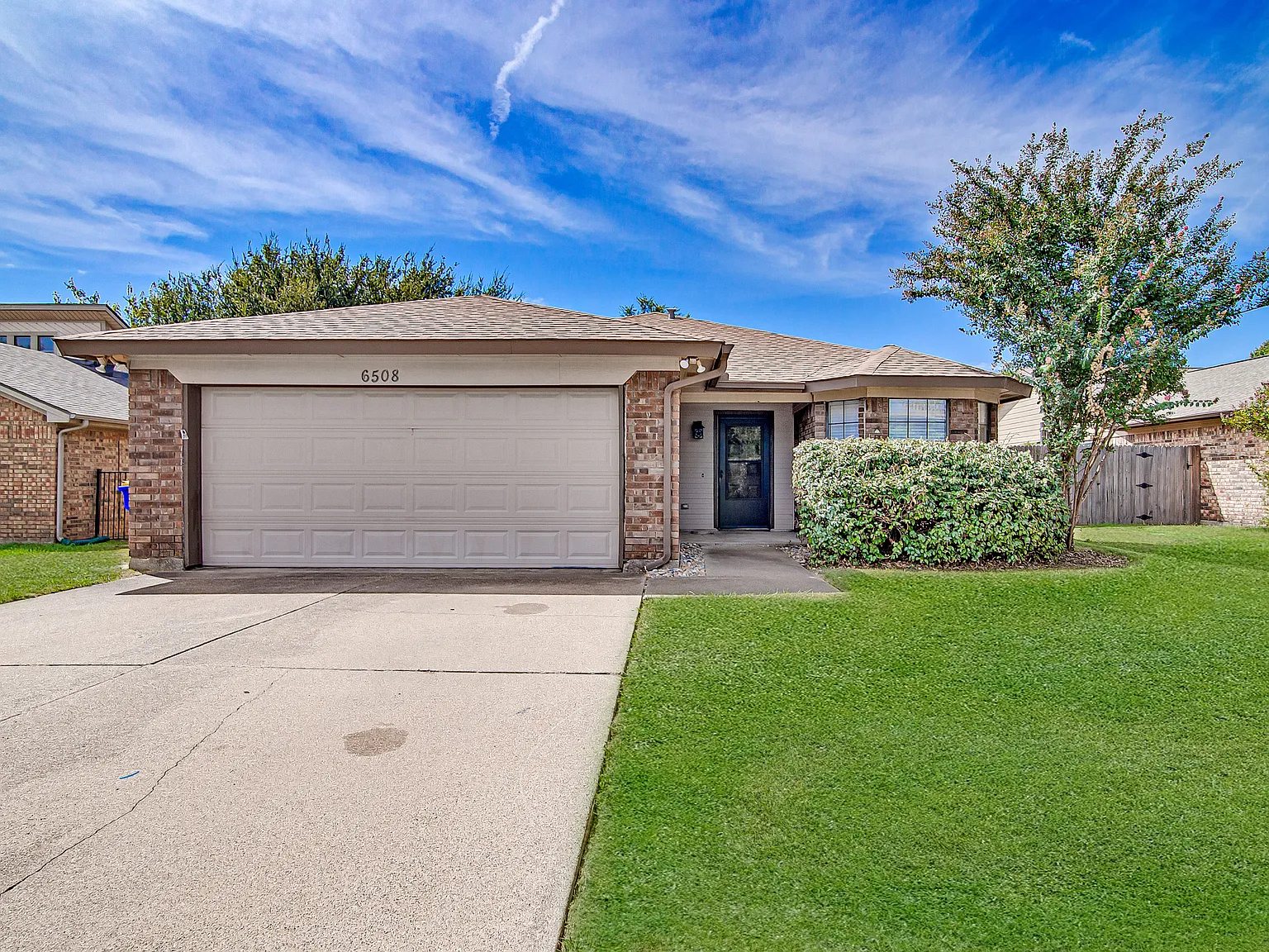3 bed, 1392 sqft, $1,850 — Photo 1