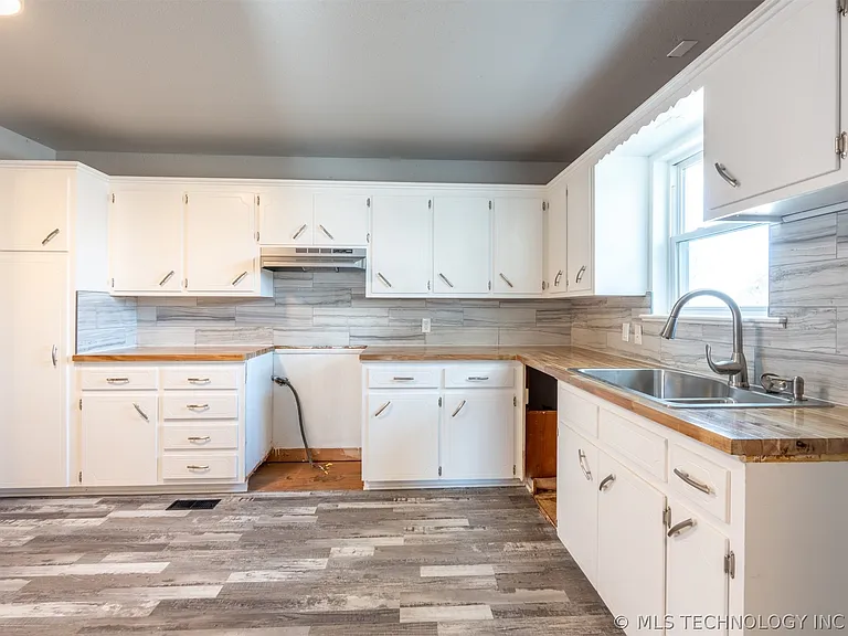 2150 S 80th East Ave — Photo 16