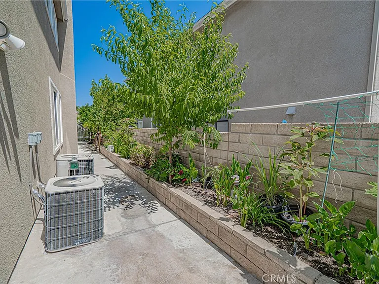 25910 Tennyson Ln — Photo 24