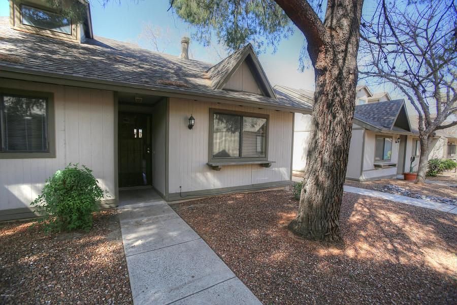 1st image of 2748 N Pacific Dr