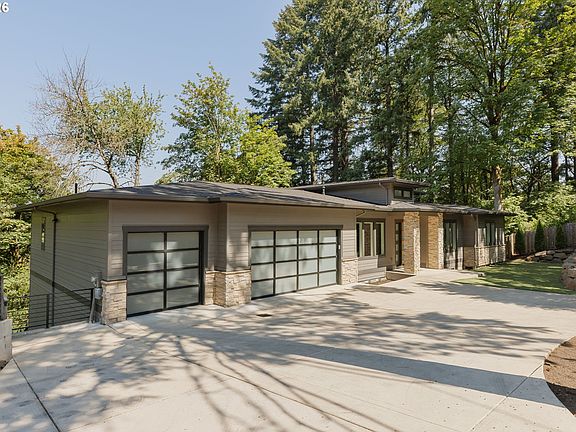 3rd image of 1921 Mapleleaf Ct