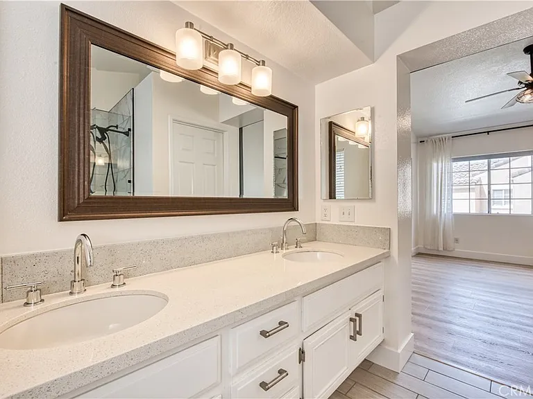 208 Chandon — Photo 15