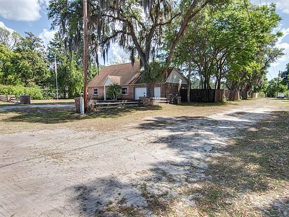 4th image of 43542 Dixie Dr