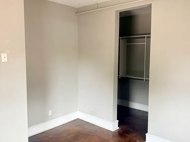 151 N Fountain St — Photo 59