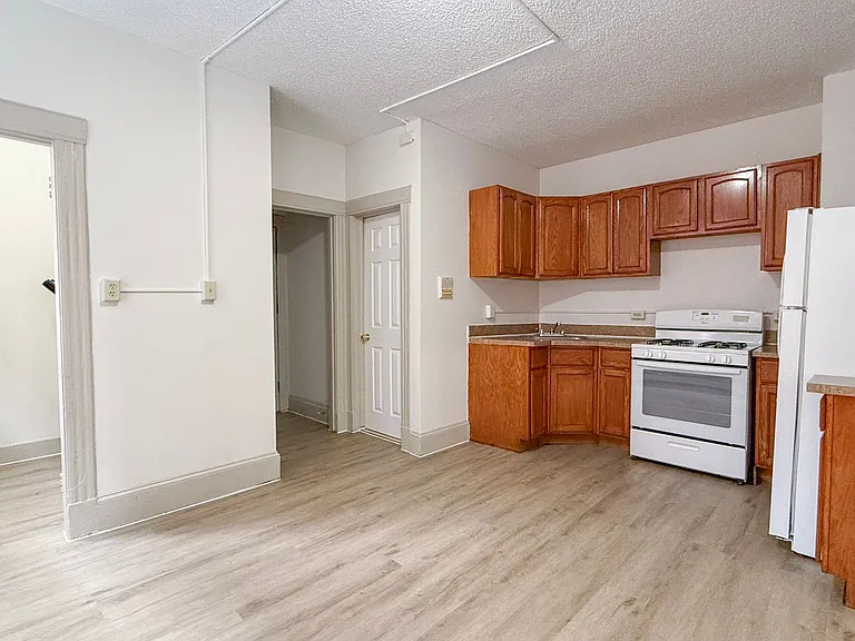 31-33 Bond St — Photo 19