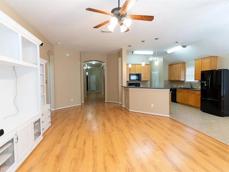 16123 Hitching Post Ct — Photo 7