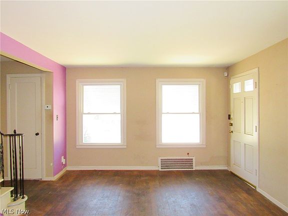 3rd image of 25250 Treadwell Ave