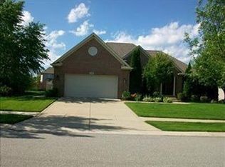289 Glencarry Ct, Valparaiso, IN 46385