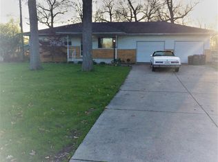 1245 N Hickory Rd, South Bend, IN 46615