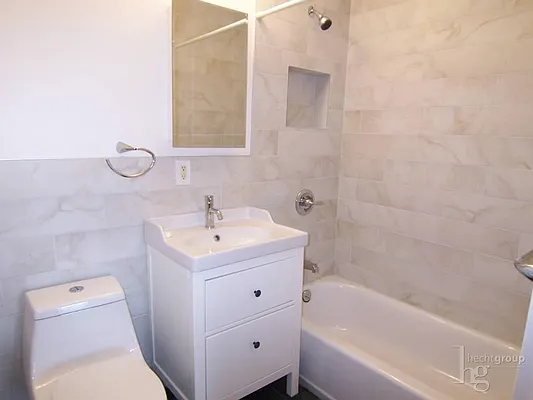 Rented by Hecht Group | media 11