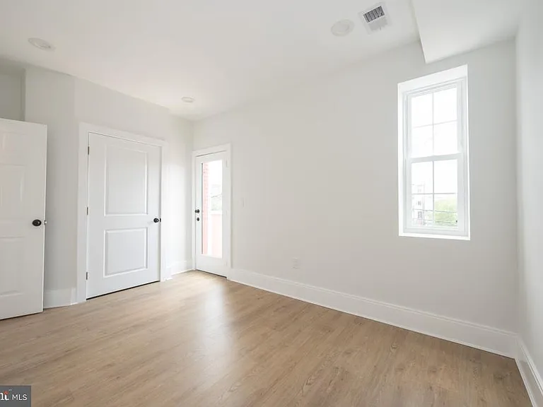 3321 11th St NW #3 — Photo 7