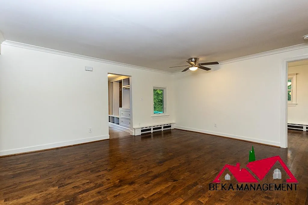 3 bed, 1500 sqft, $2,300 — Photo 4