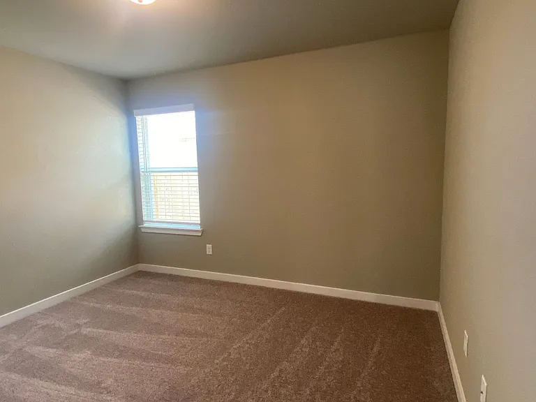1242 Dowdy Dr — Photo 14