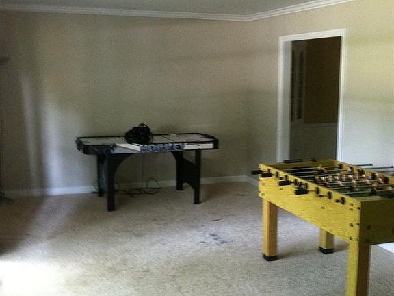 2nd image of 209 Continental Dr