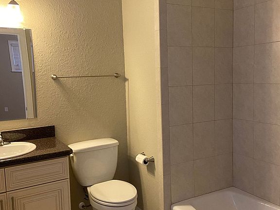 4th image of 312 Park St