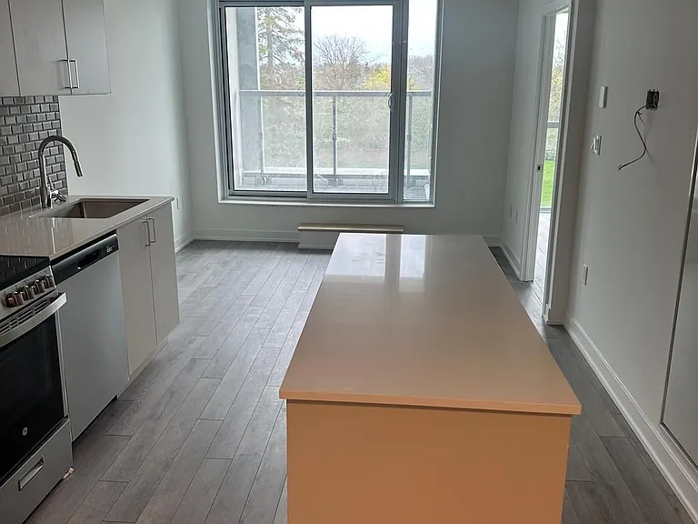 1005 Dundas St E #227 — Photo 12