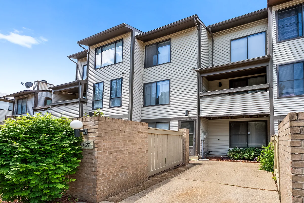 Building Photo - 9427 Collette Way