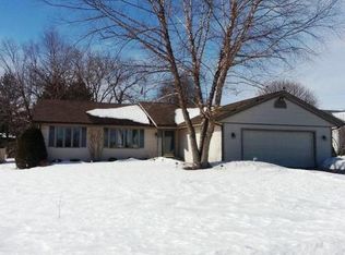 1093 Olympia Ln, Rockford, IL 61108