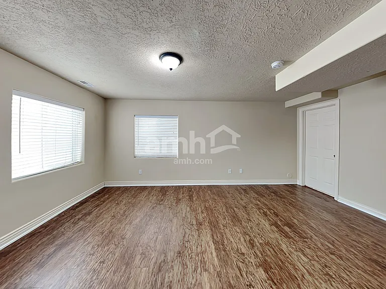 1245 E 640 S — Photo 9