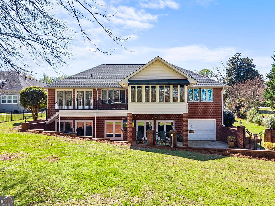 1st image of 424 Capri Point